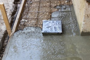 Как уложить тротуарную плитку на бетон